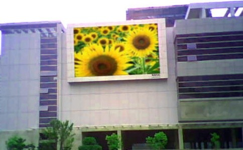 成都led顯示屏廠家：使用全彩led屏需注意哪些事項？