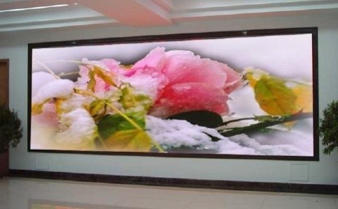 成都led顯示屏廠家：清洗led顯示屏需要用到哪些設備設施？