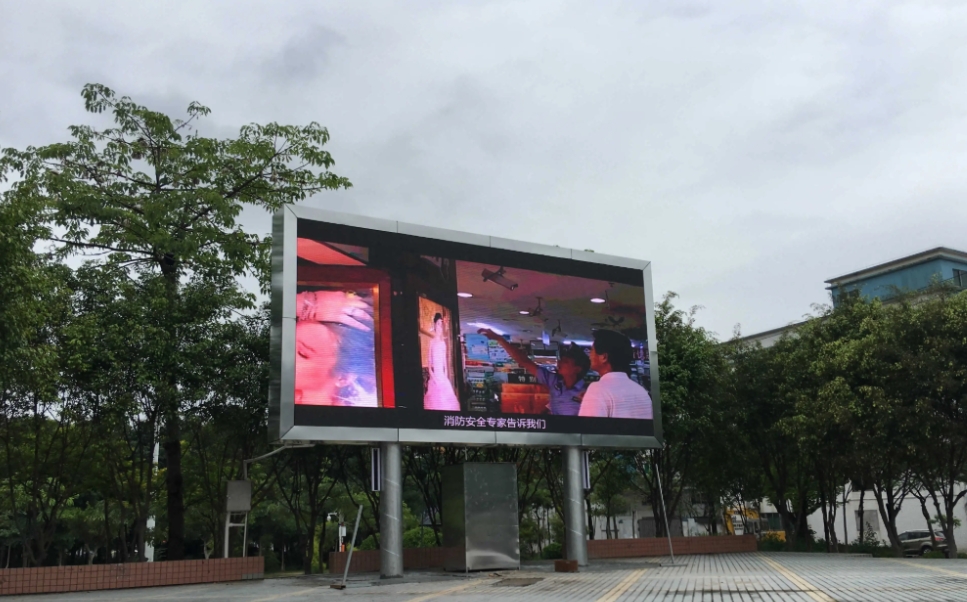 成都LED顯示屏：探索防護壁壘，防水防塵技術剖析